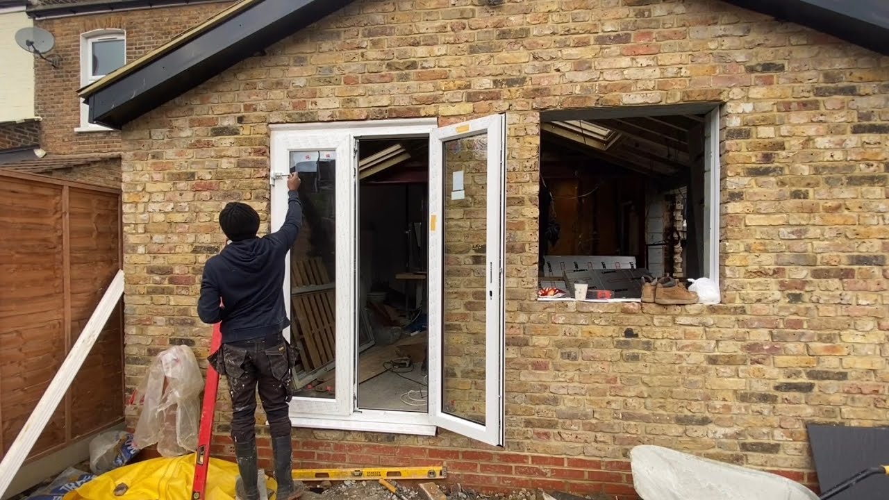 London Extension build - Ep 44 - doors and insulation are going in
