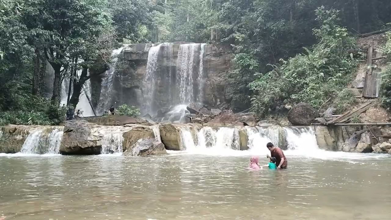 Diary Noura, mandi mandi di tosah air terjun puruk cahu pal 68.#masyaallahtabarakallah 