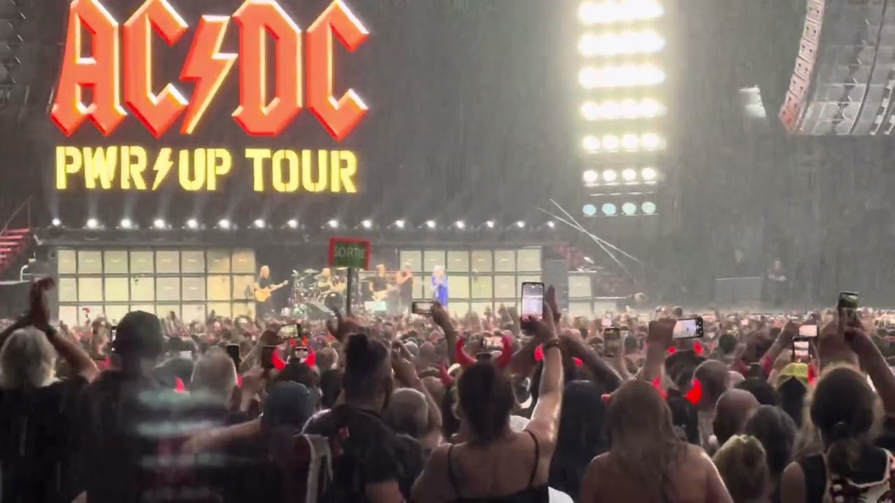 AC DC - Intro / if You Want Blood - Paris 2025