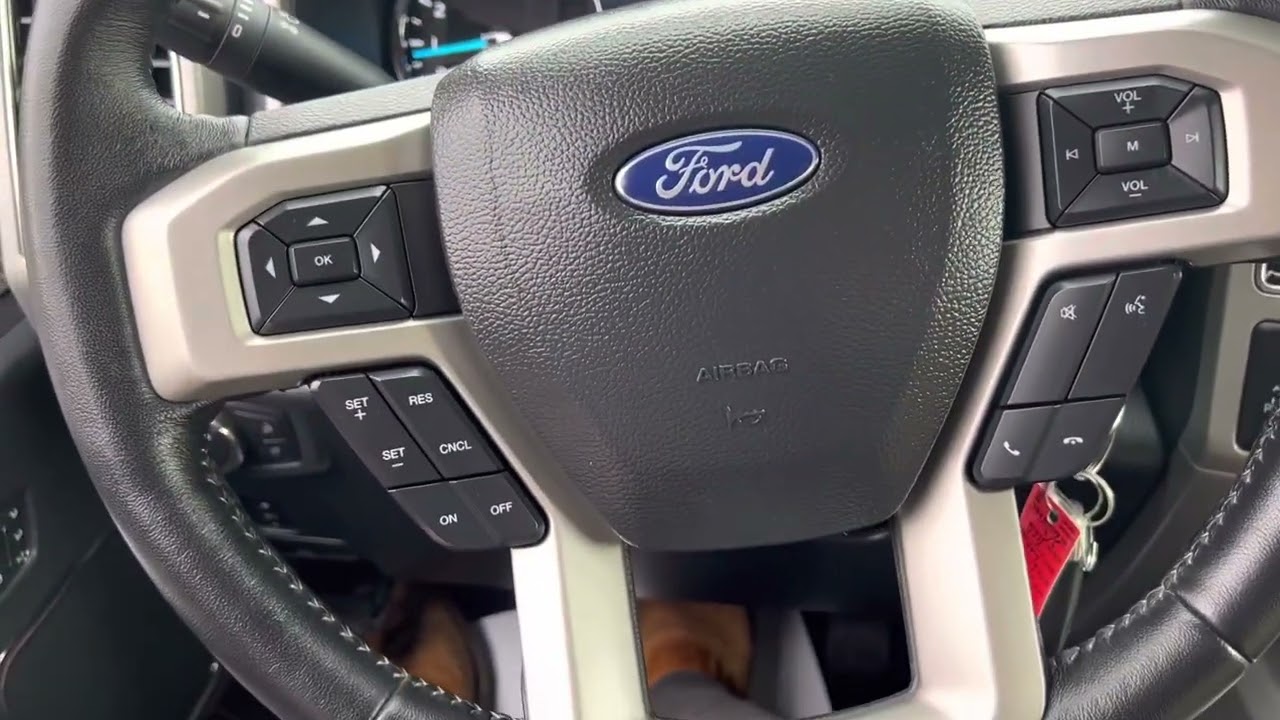 2022 Ford F-250 Lariat (interior)