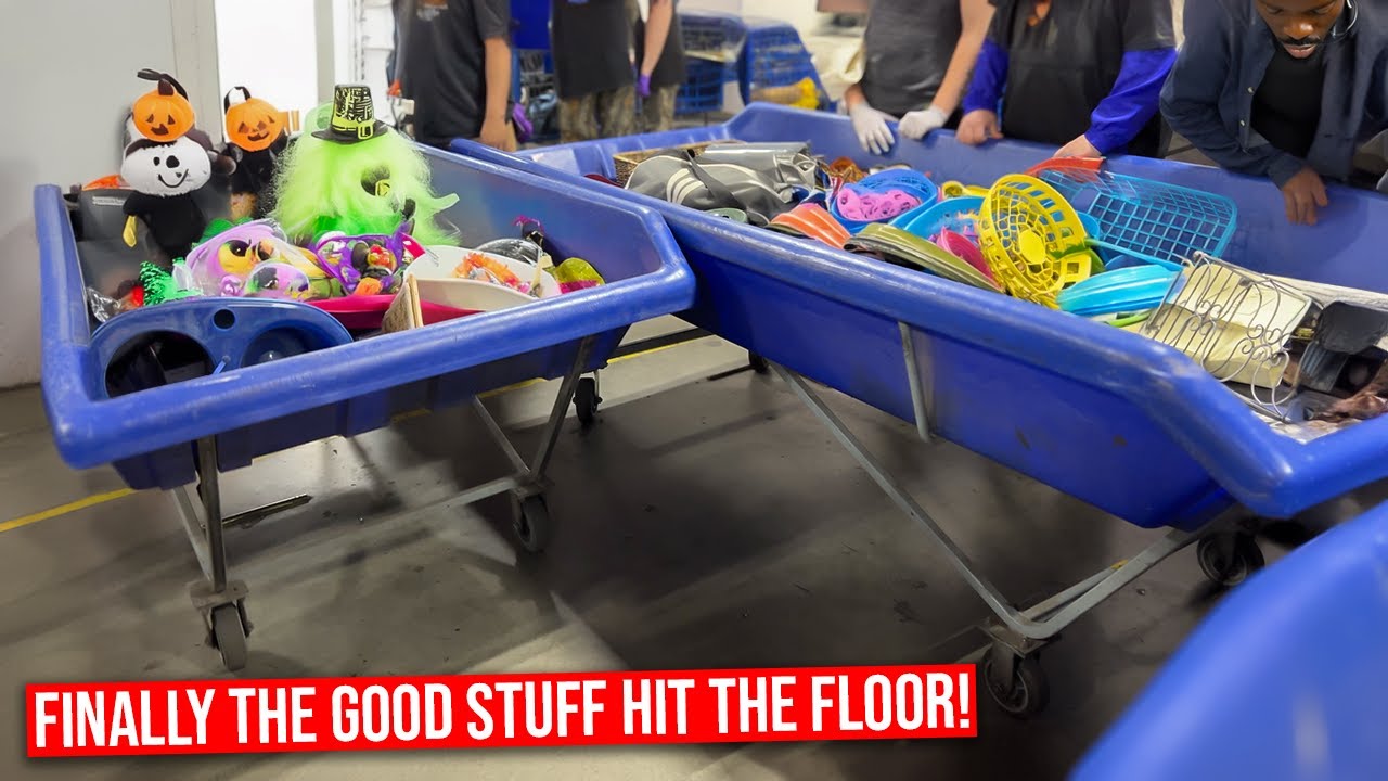 How Does This Stuff End Up Here! @DumpsterDivaThrift