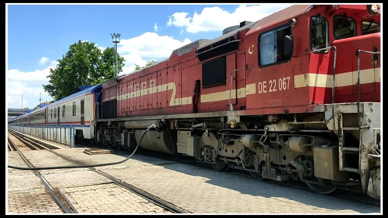 DE 22067 GÜNEY EKSPRESİ DİYARBAKIR GARA GİRİŞİ VE YAKIT İKMALİ/ SOUTHERN EXPRESS/ GM EMD-G26CW-2