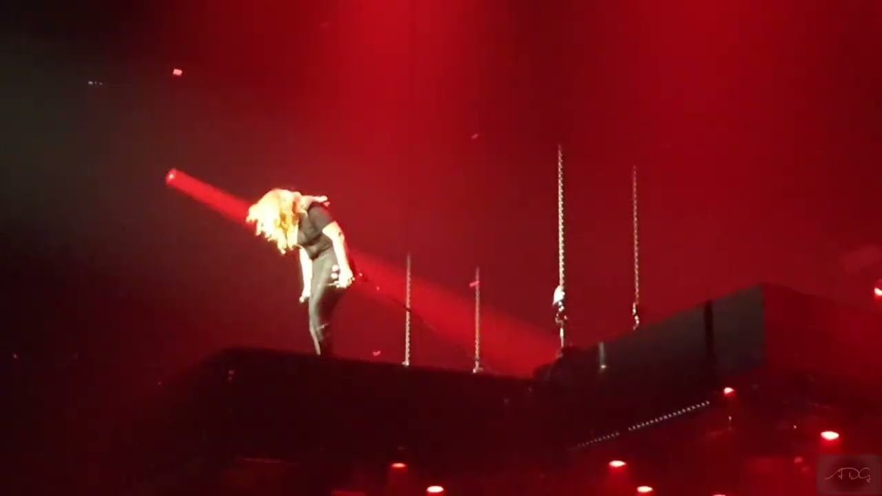santa | 24.10.2025 | bruxelles | forest national