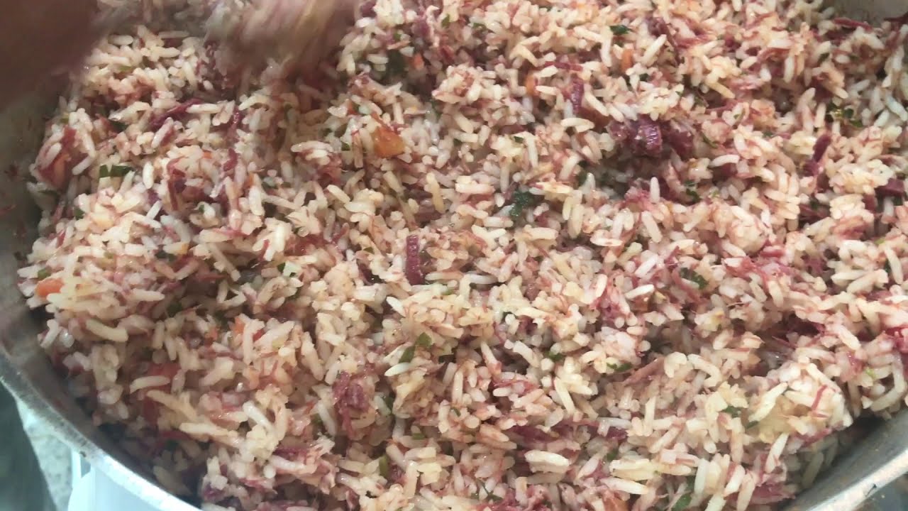 Arroz Carreteiro | Receita Simples e Fácil de Fazer - Delícias da Eleni