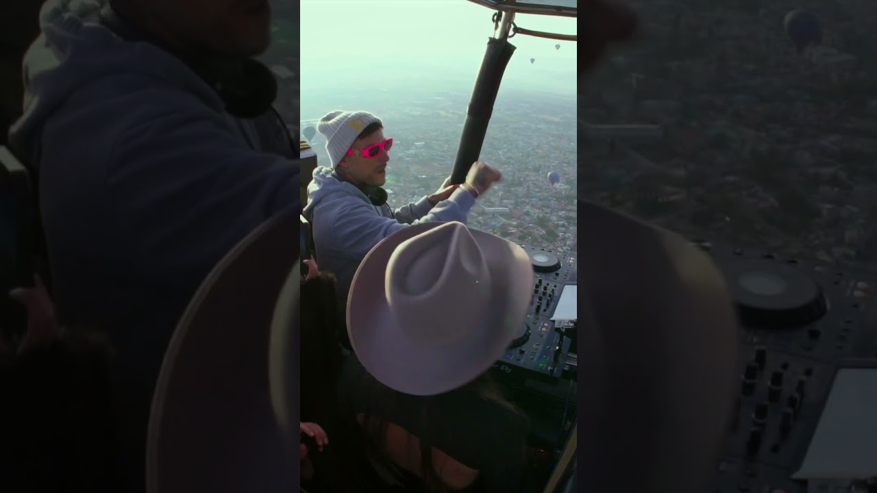@JOEZI.Z DJ set on a hot air balloon:✔️