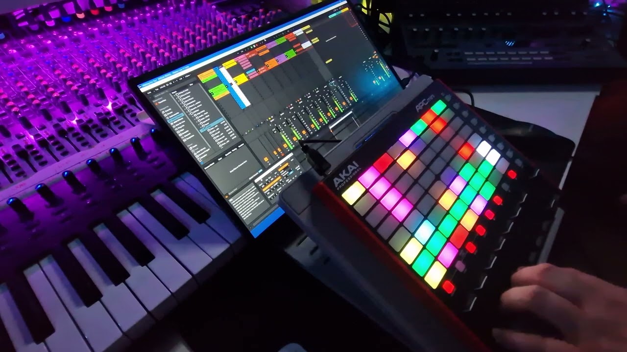 [Performance] Enigma State - Waiting For You (Orgasmix) - AKAI APC Mini Mk2 + Ableton Live