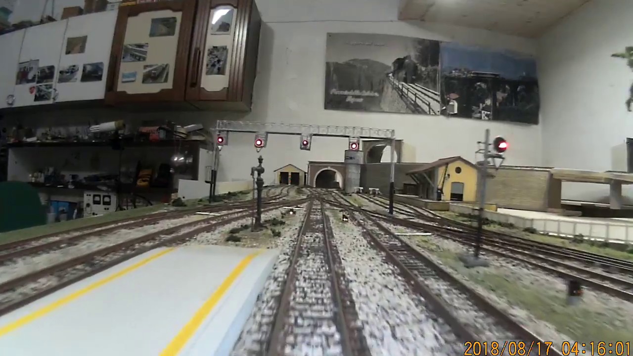 in cabina della locomotiva E636 202