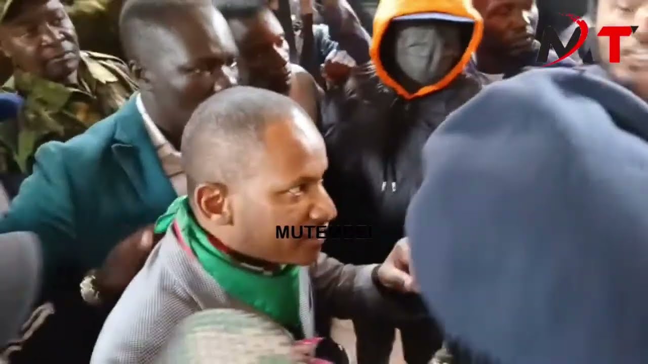 BREAKING LIVE! Sifuna Supporters Beaten Like Never Before by Rogue Police!