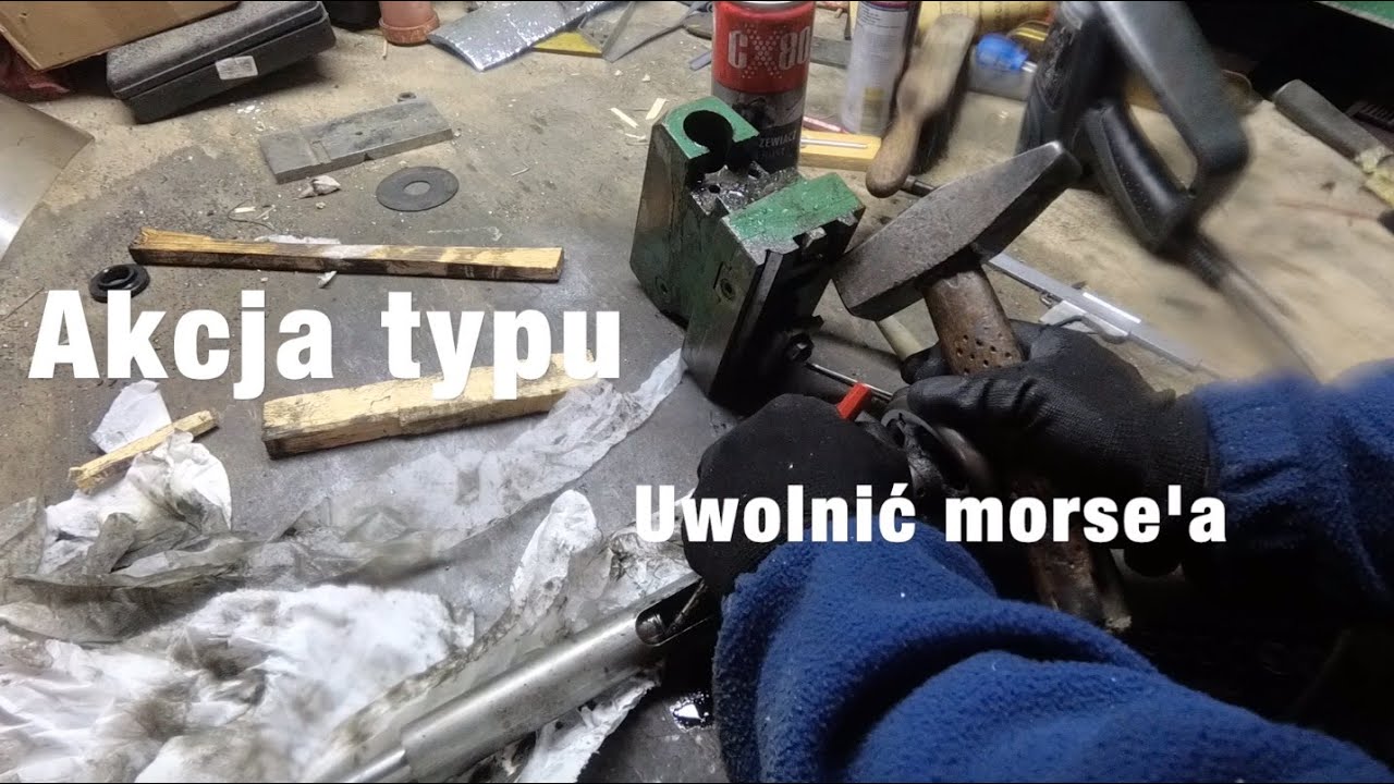 Tokarka TSB 20 zablokowany konik, stożek morse'a II przytył i utknął. Rozbieram konik tokarki :)