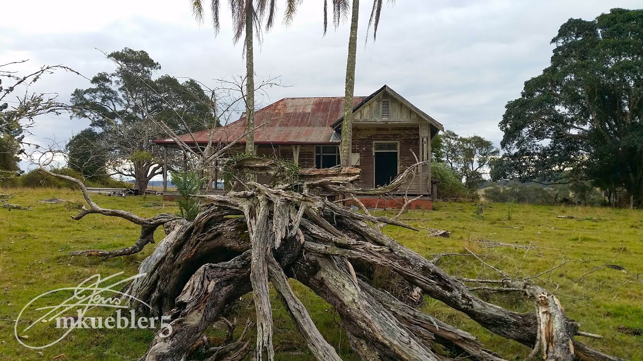 #Abandoned Beautiful house of ornate pressed tin