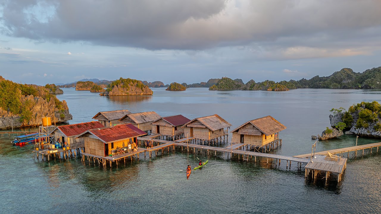 Sea Kayaking in Misool, Raja Ampat in Indonesien