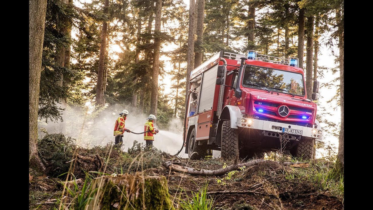 Extreme Unimog off-road fire truck