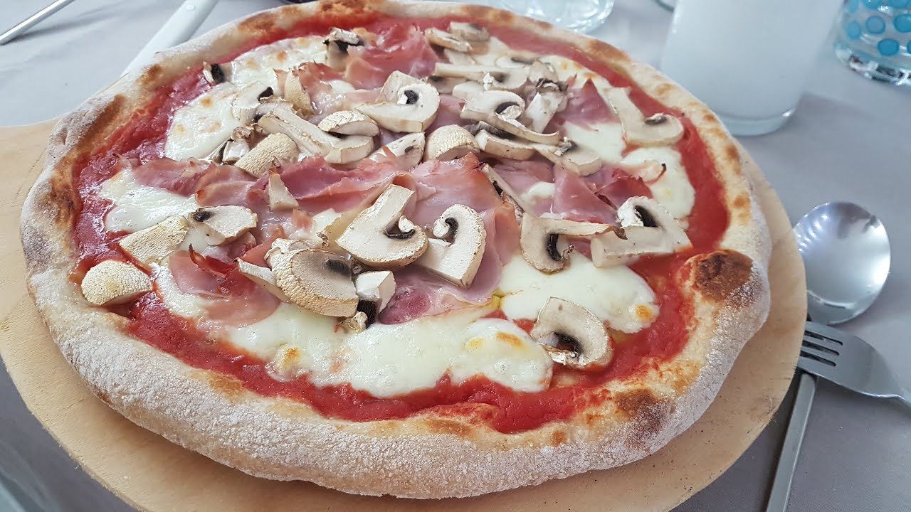 La vera pizza tonda fatta in casa con il bimby e farine di grani antichi siciliani