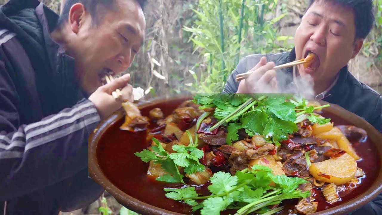 2斤牛心，加一塊生薑，麻辣過癮，兄弟倆饞得直流口水，一鍋不夠吃！ 【鐵鍋視頻】