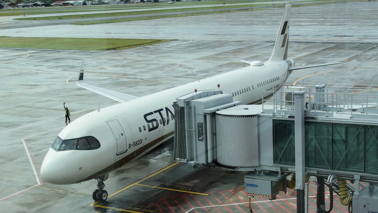 STARLUX Review – The BEST Economy Class?!