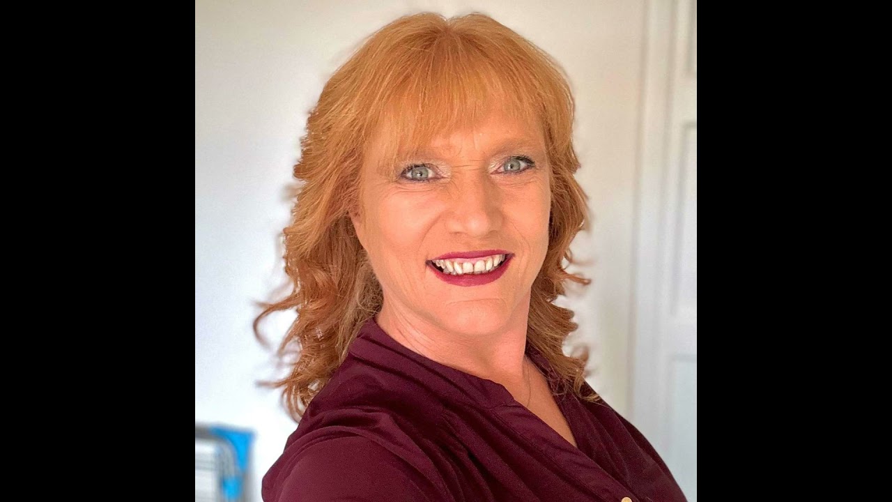 Episode 98 - Sandy Smith - Cilla Black Song Singer and much More!
