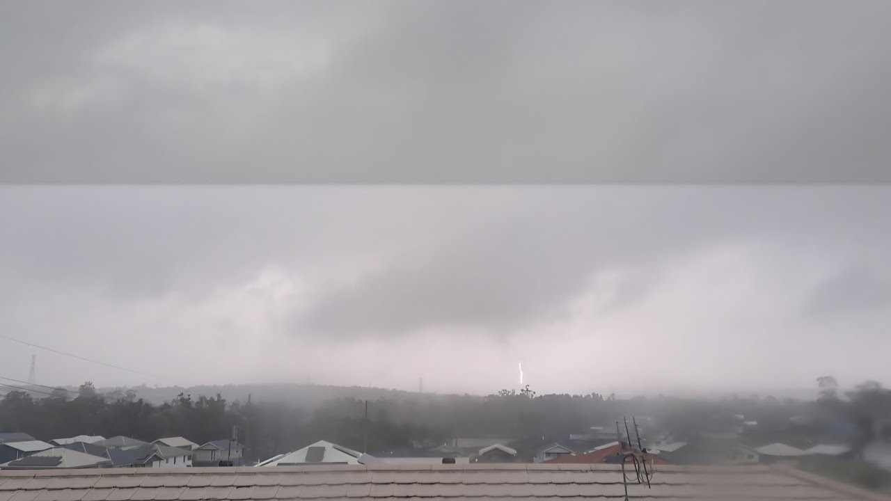 Multi-celled Thunderstorms bring heavy rainfall and lightning to Newcastle | 11/1/26