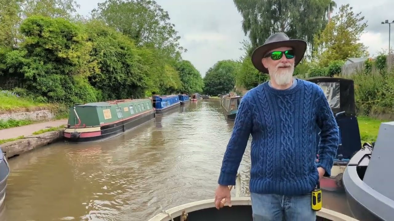 Narrowboat Life - Summer Time on the water 💦😍 We found a pirate! ☠️🦜