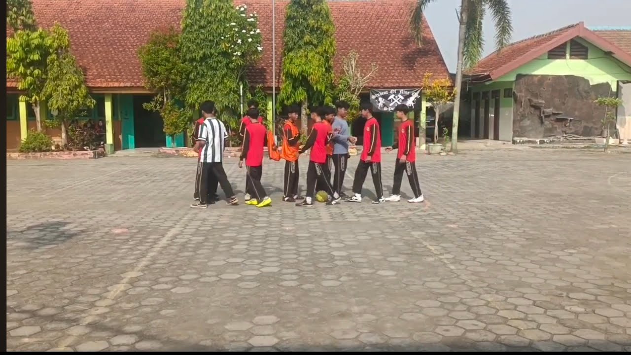 PEREBUTAN JUARA 3 PERTANDINGAN FUTSAL SMPN 2 MOJOWARNO JOMBANG  