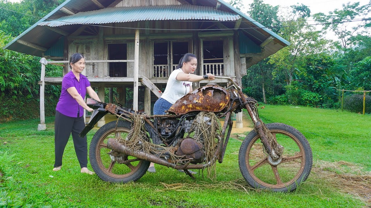 Girl Restores Police Motorcycle Bought From a Retired Officer - Rust to Shiny Again