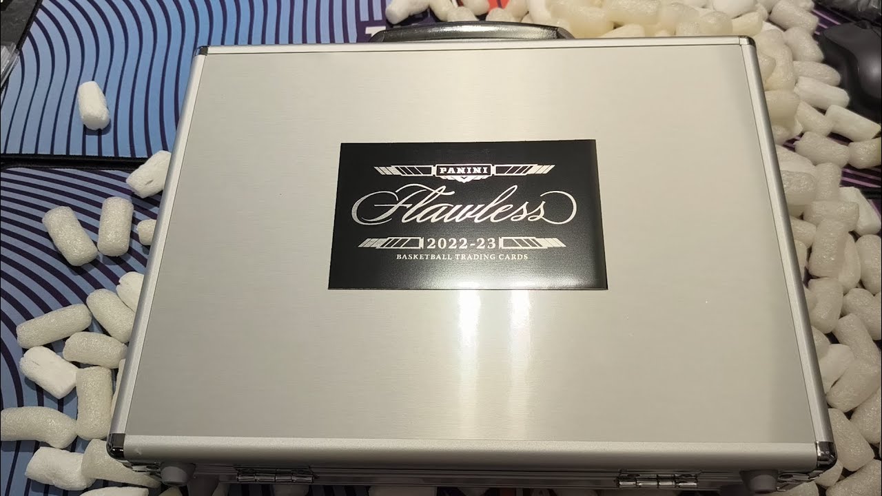 手提箱左邊號碼團，我目前團拆中到最大的一張卡！Layton Sports Cards USA 2022-23 Panini Flawless Break JUMBO DIAMOND CHET 1/1