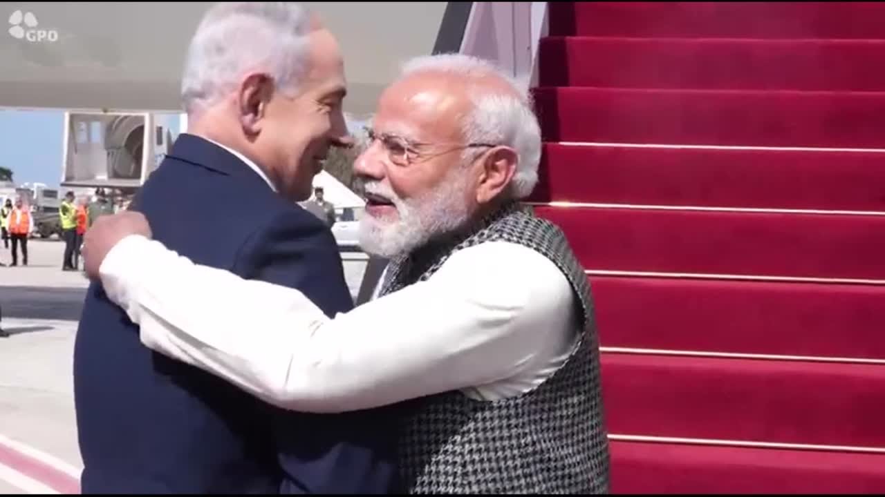 Benjamin Netanyahu welcomes India's Prime Minister Narendra Modi