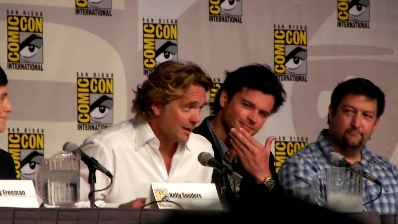Comic Con 2010 Smallville panel clip 4