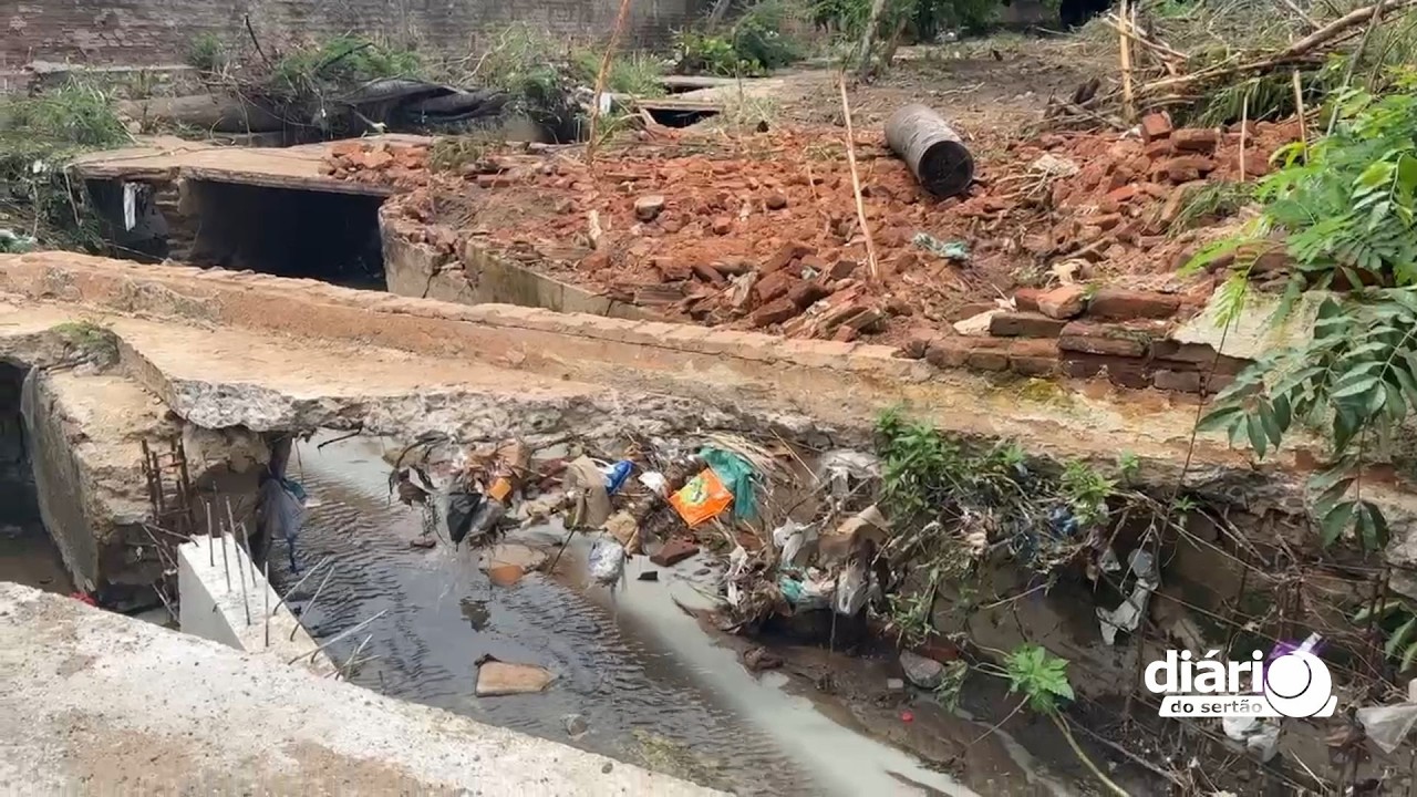 Engenheiro recomenda que moradores afetados por enchente no 