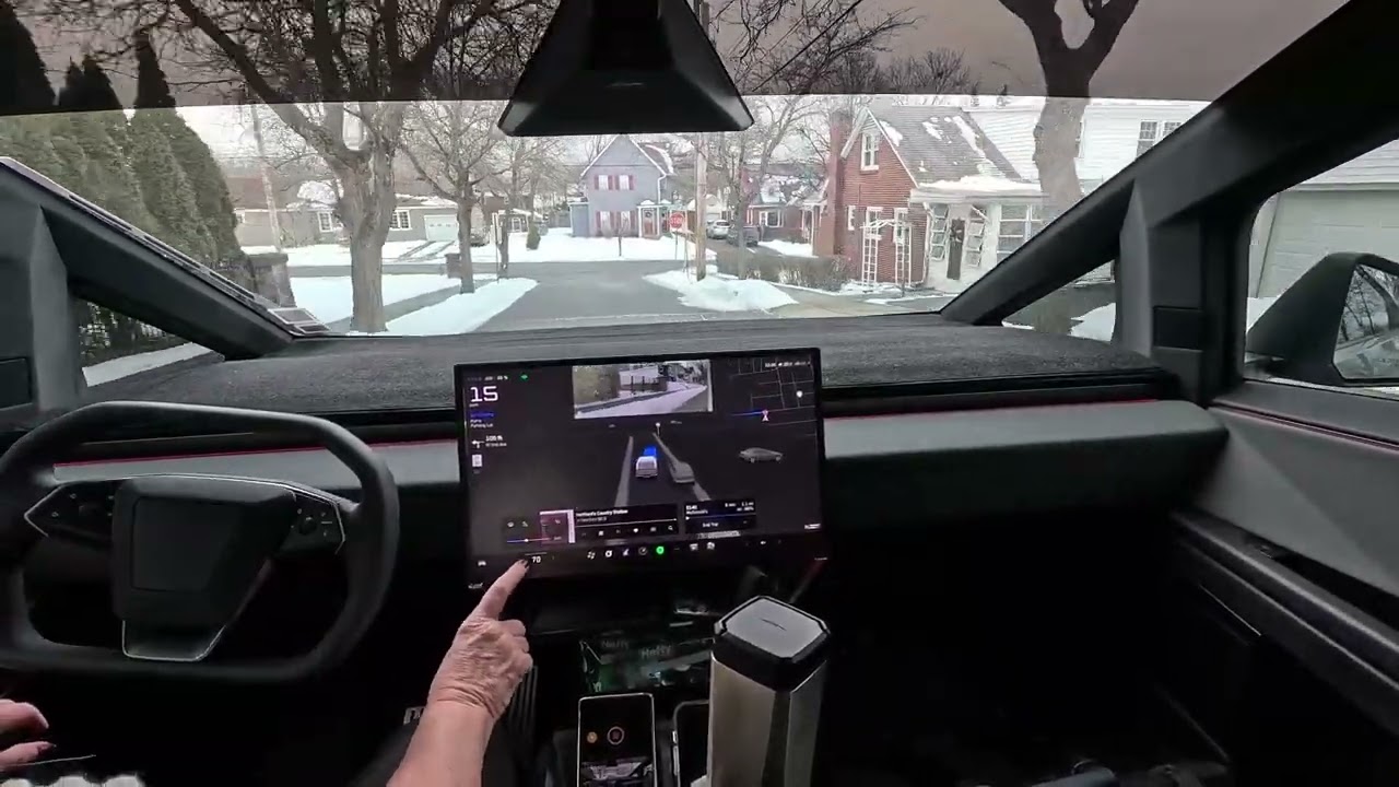 FSD 14.2.2.2 Same speed profile reacts in different scenarios. Random Red hands that self-deletes!