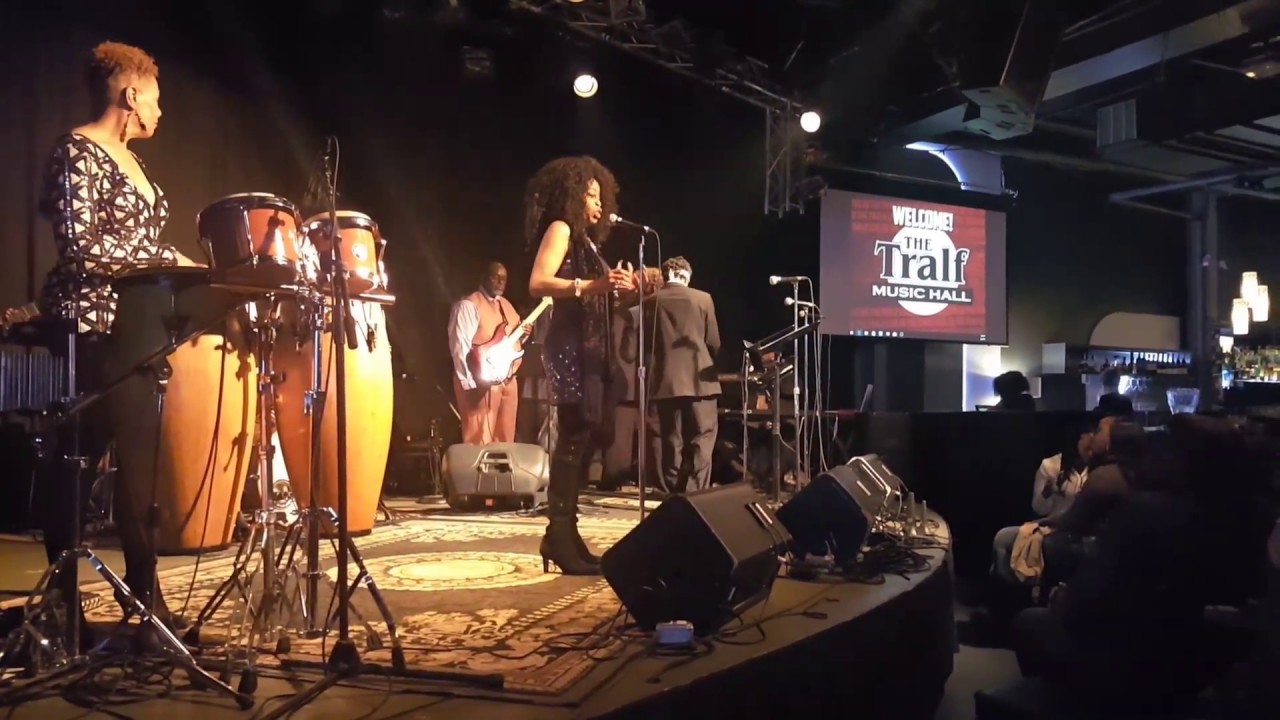 Joyce MC'ing the Brian Freeman & Friends concert at the Tralfamadore