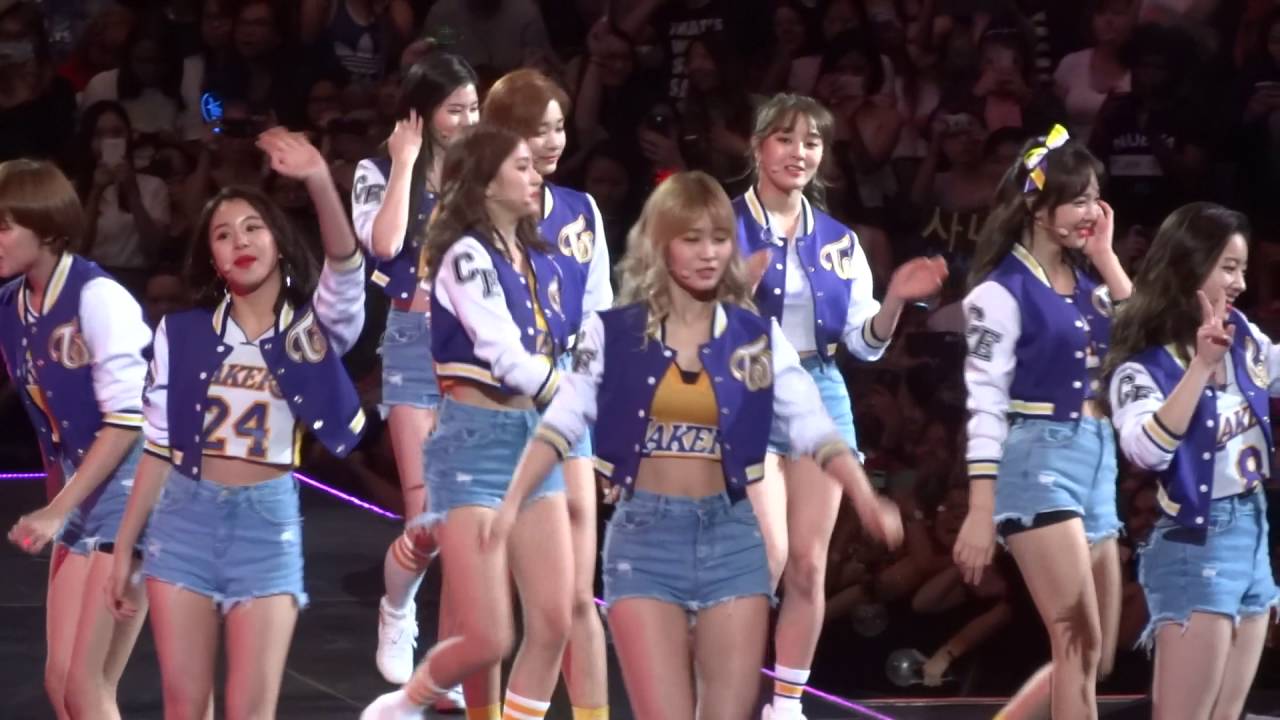 Twice - I'm Gonna Be A Star - KCON LA 2016 Day 2 (fancam)