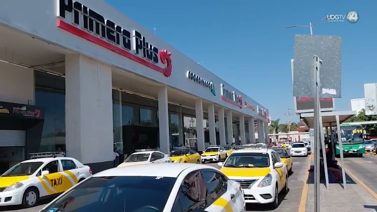 Se reanudan operaciones en centrales camioneras; lucen abarrotadas