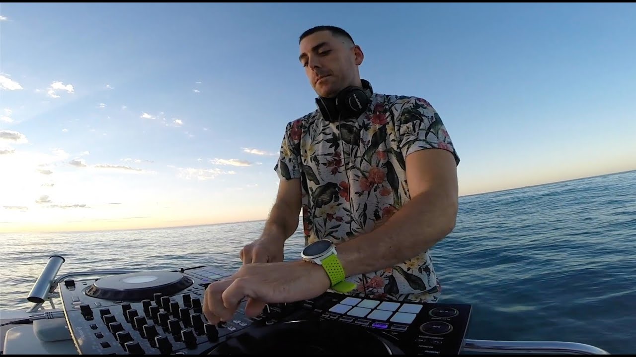 Boat party by DJ DLK en la comarca del garraf