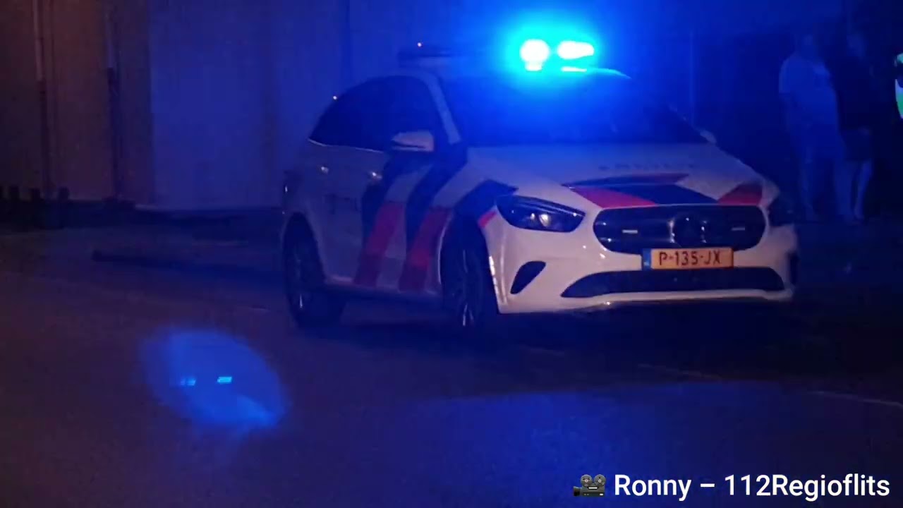 Auto uit bocht, ramt door hekwerk Electronicaweg 20-08-24