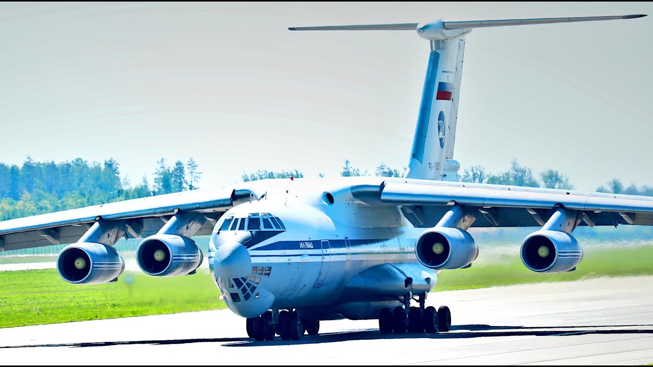 ИЛ-76 звучит как симфонический оркестр, прогревается долго, взлетает с тормозов мощно.