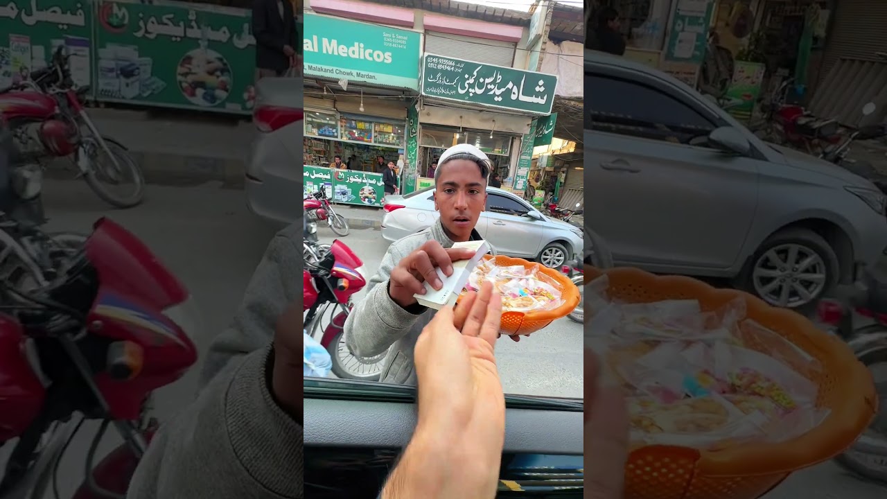 Giving 10,000 to Pakistan 🇵🇰 Kids