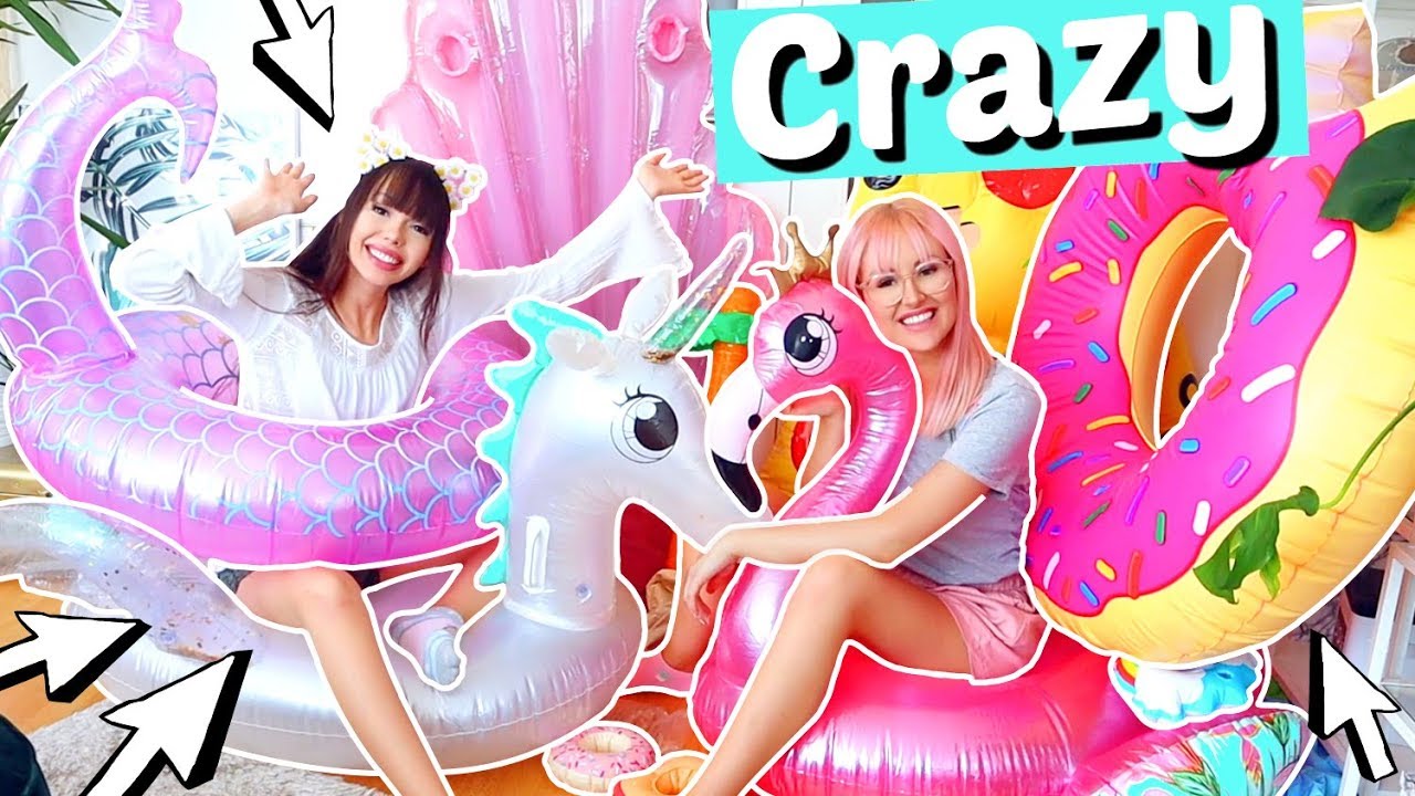 Ganzes Wohnzimmer voller POOLTIERE 😳 Floaties Test | ViktoriaSarina
