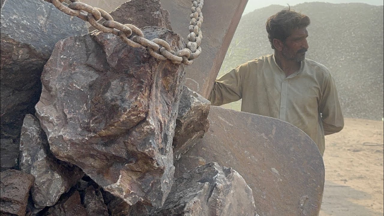 ‘Big Rock Crusher Machine: A Giant in Action” Big Rock Crushing: A Powerful Process”#stonecrusher