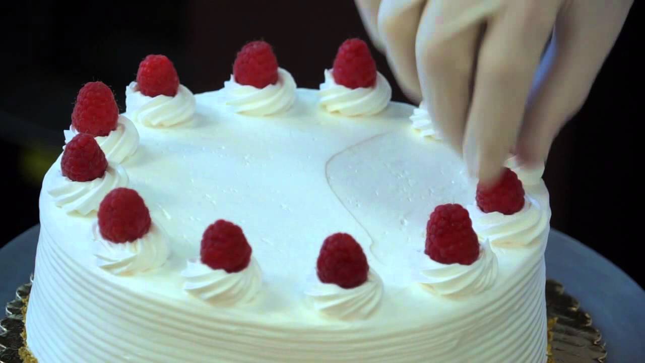 Cake Decorating Part Two with Chef Spendlove | Sullivan University
