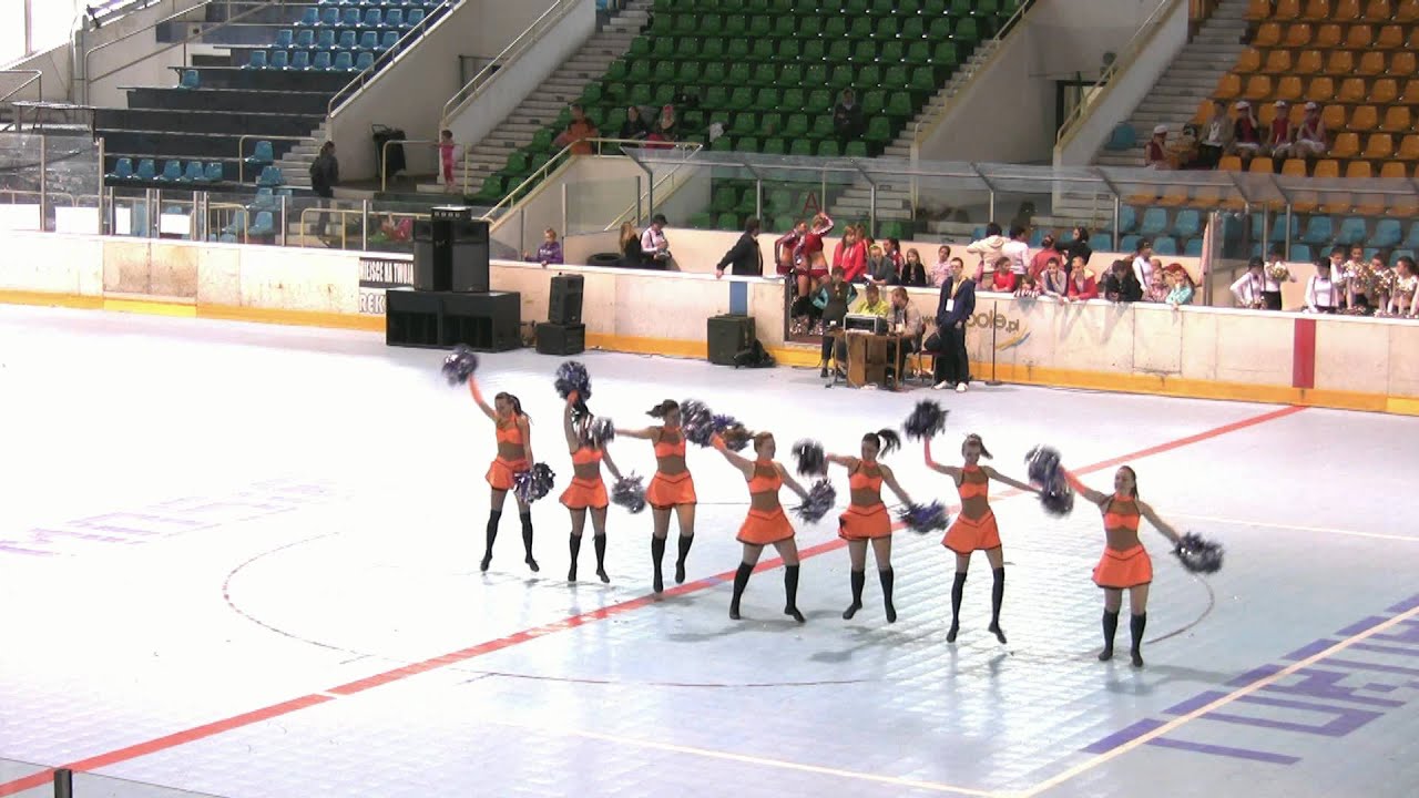 Uśmiech Tworków miniformacja pom-pom seniorki MP Opole 2012