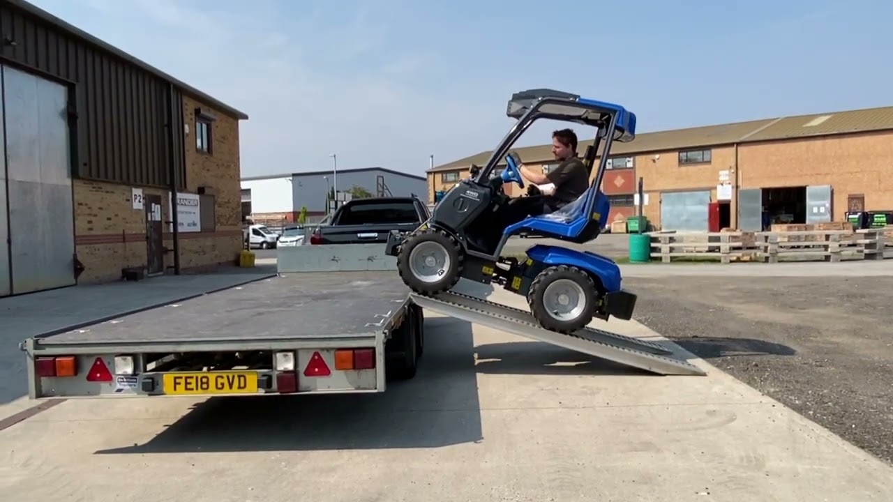 The lightweight and compact MultiOne 2.3EFi Mini Loader makes for easy transport by plant trailer