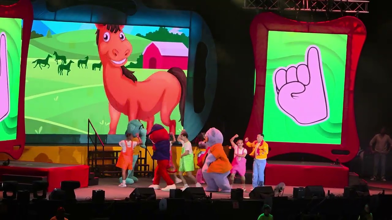 Los meñiques de la casa arena cdmx (la gallina turuleca y la fiesta de los animales)