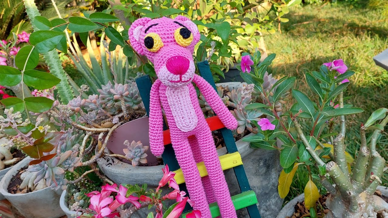 amigurumi da pantera cor de rosa