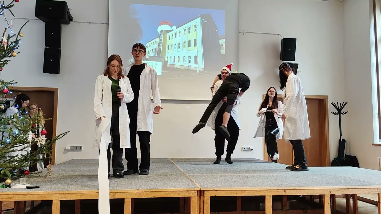 Schola Humanitas - Vánoce aula 2024 třída 3.A
