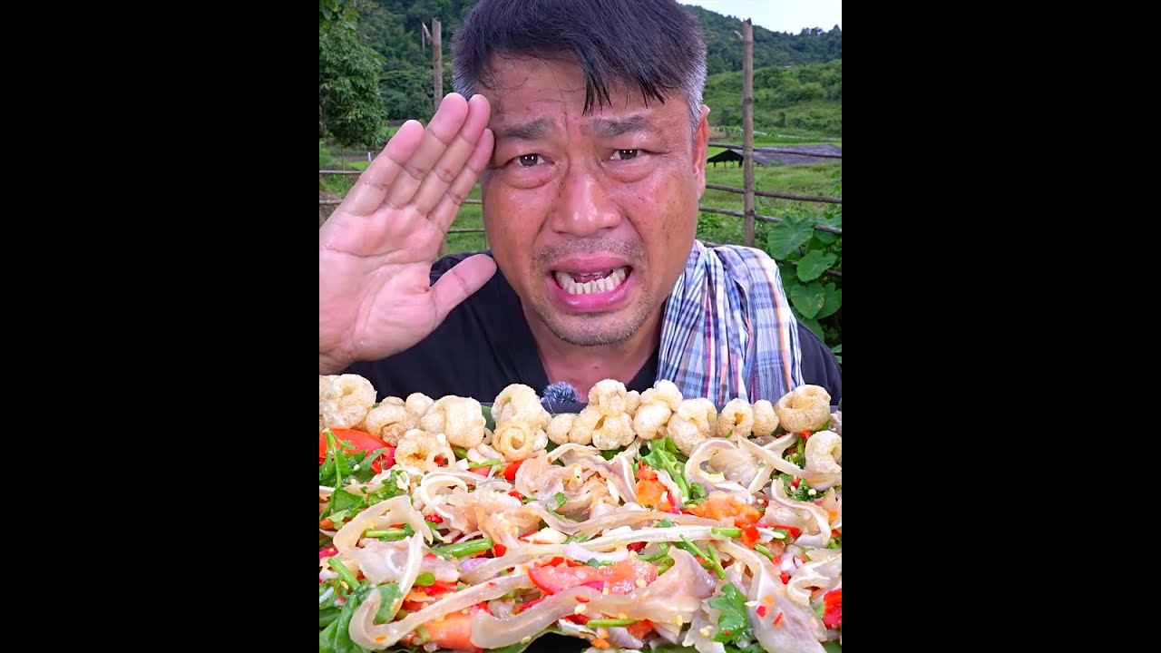 Today I am eat , spicy chicken mix vegetable fry with rice @chachachini-b8e extra food tummy dice