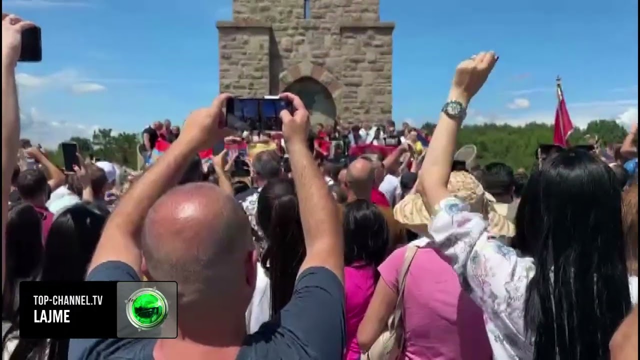 Top Channel/“Kosova është Serbi”, thirrje nacionaliste në festën e Vidovdanit, policia u merr flamuj