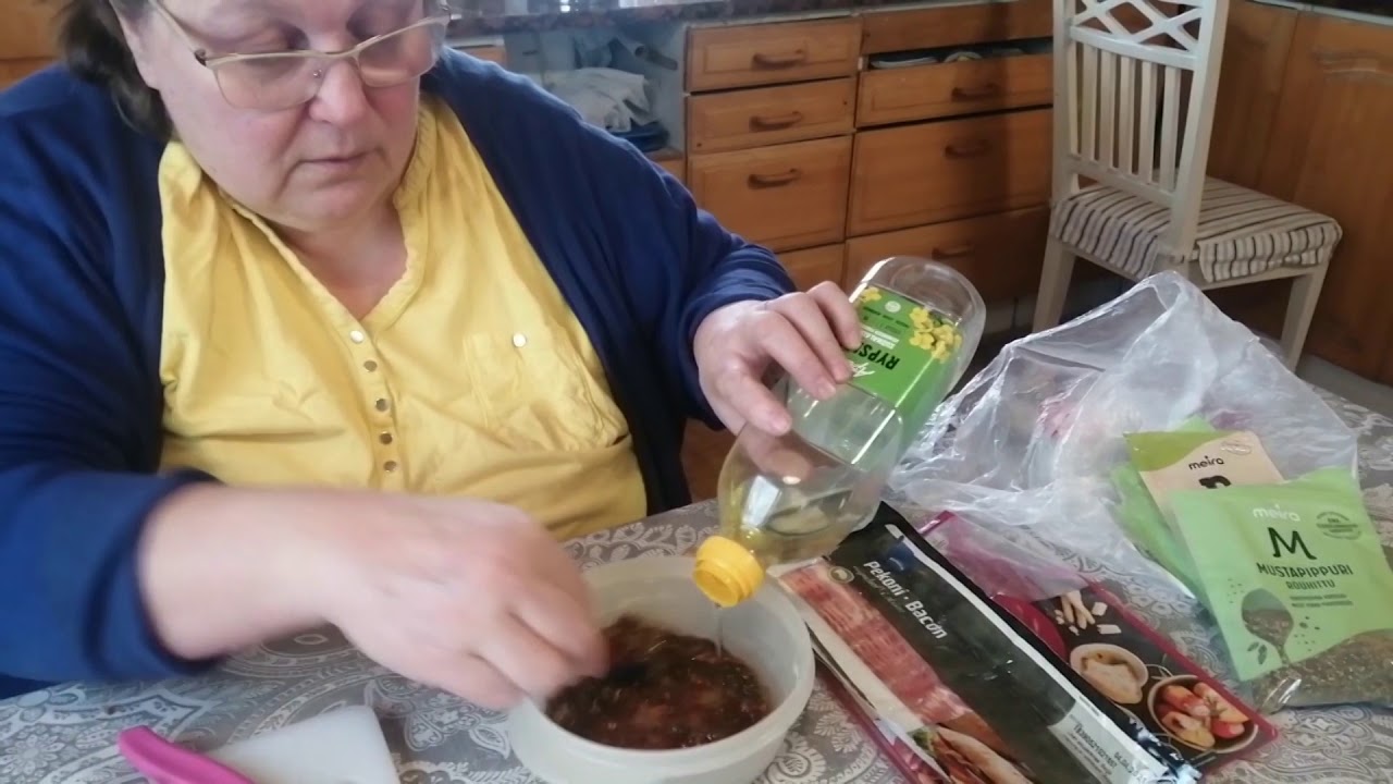 Kausi 1; Jakso 6: Pekoniperunoita ja appelsiiniriisiä - Tapahtuu mummolassa !