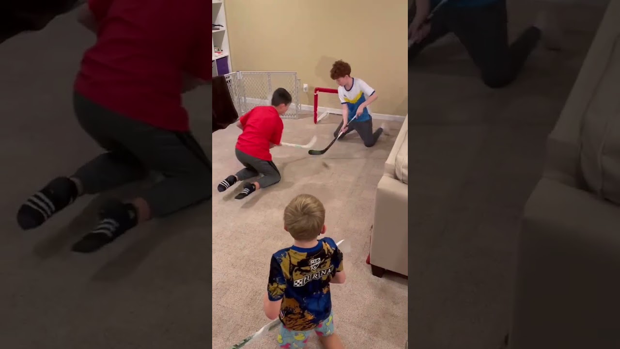 Crazy knee hockey game