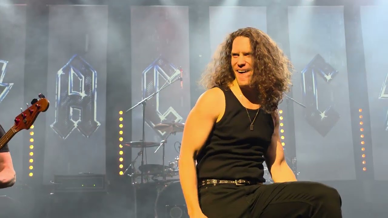 Thunderstruck, by The Classic Rock Show 2026, Live in Portsmouth 