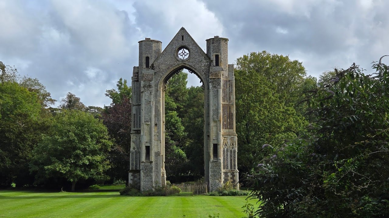 WALSINGHAM, NORTH NORFOLK. DAY-VISIT TO THE RELIGIOUS SITES AROUND THE VILLAGE.